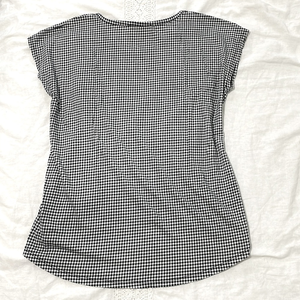 EUC Michael Kors Cute Round back hem T-Shirt Size S - Picture 6 of 6
